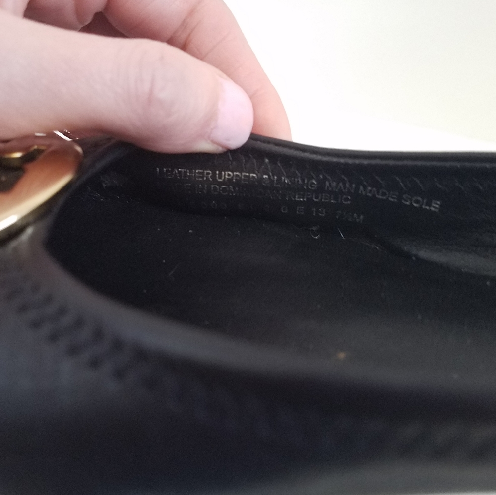 ❌SOLD❌ Tory Burch Reva Flats in Black with Gold - Picture 7 of 8